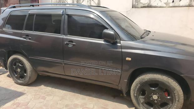 Toyota Kluger 2005 Gray