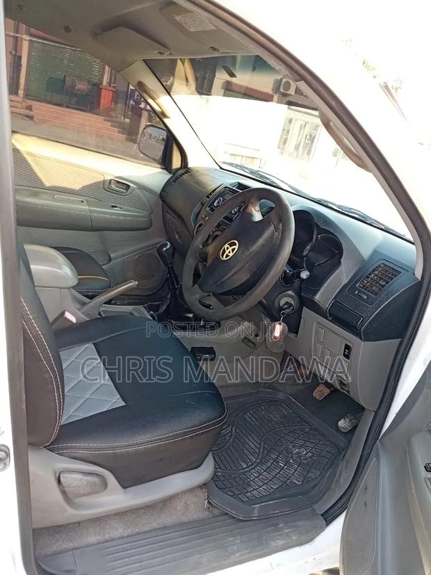 Toyota Hilux 2007 White