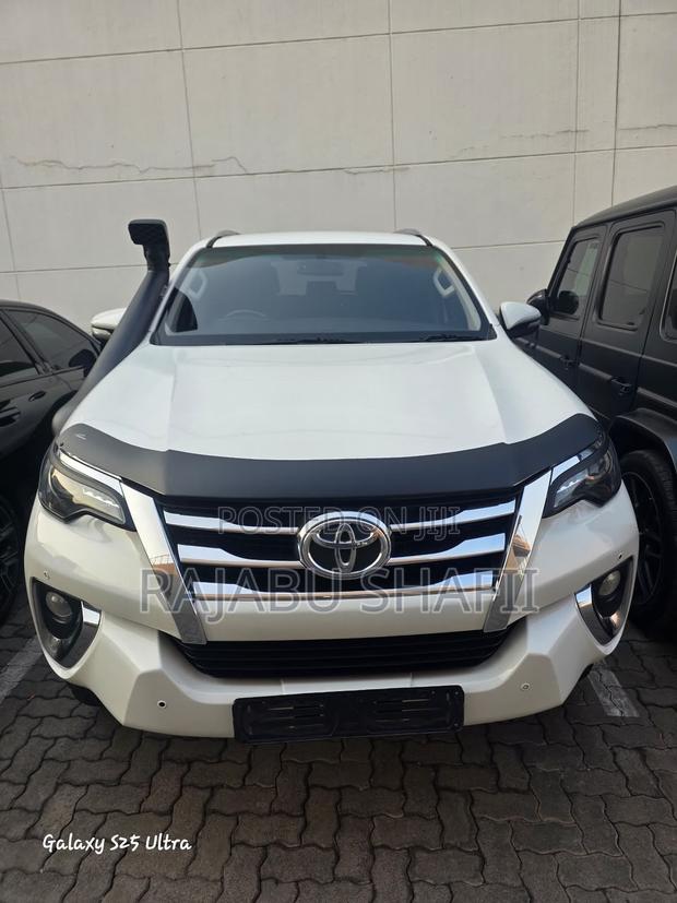 Toyota Fortuner 2.8 D AWD 2017 White