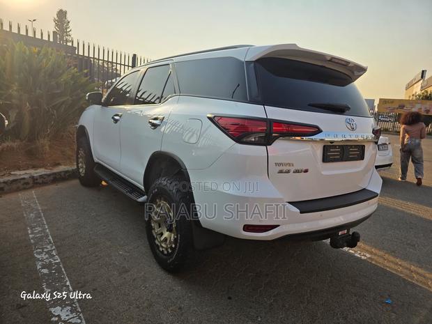 Toyota Fortuner 2.8 D AWD 2017 White