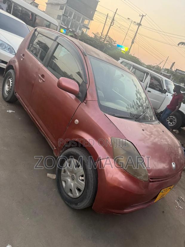 Toyota Passo 2004 Red