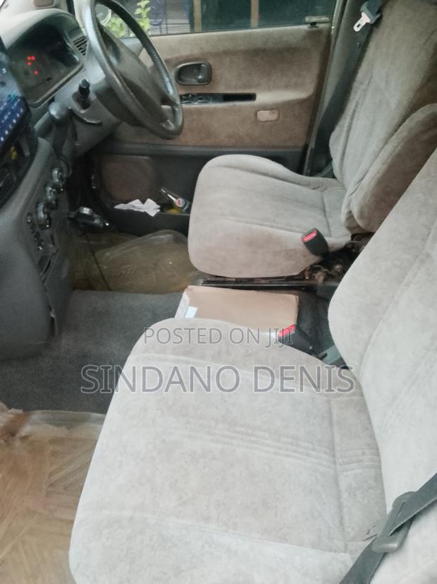 Toyota Noah 2.0 AWD (8 Seater) 2002 Silver