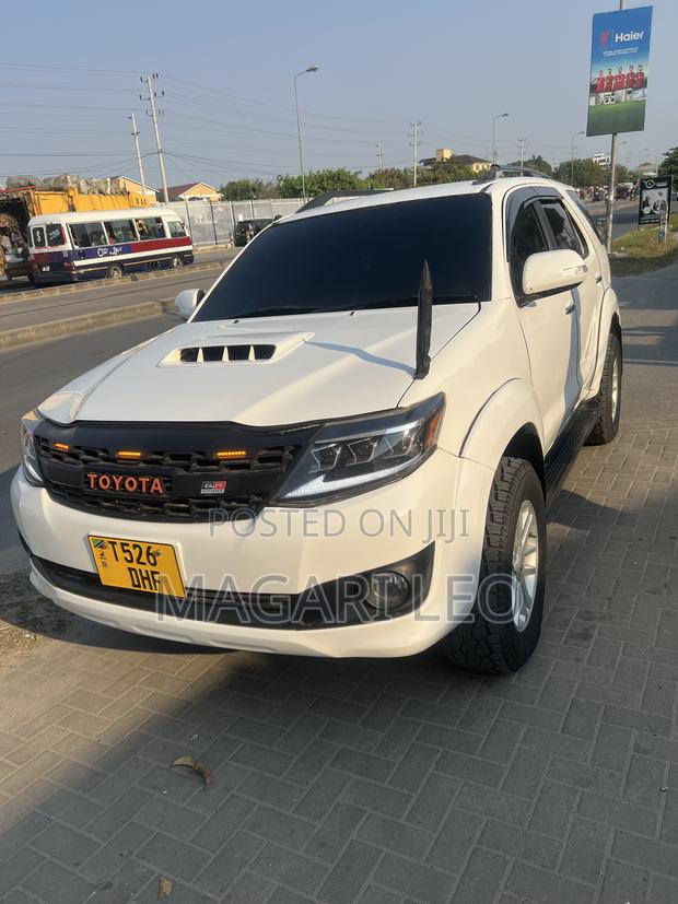 Toyota Fortuner 2.7 AWD 2008 White