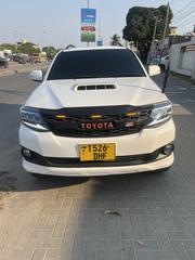Toyota Fortuner 2.7 AWD 2008 White for sale