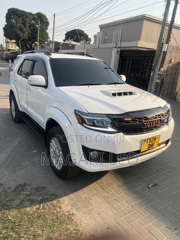 Toyota Fortuner 2.7 AWD 2008 White