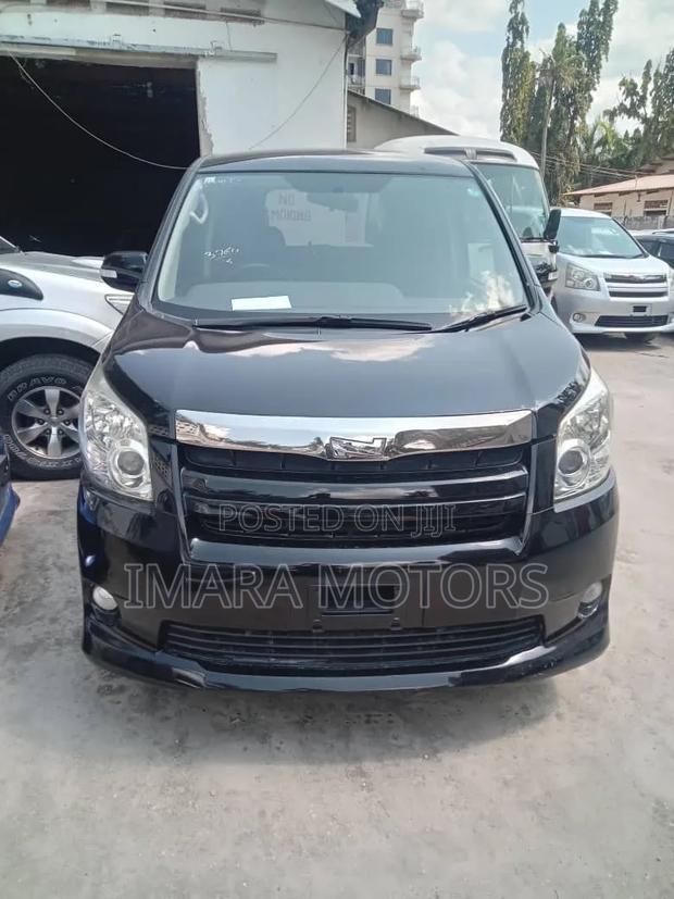 Toyota Noah 2008 Black