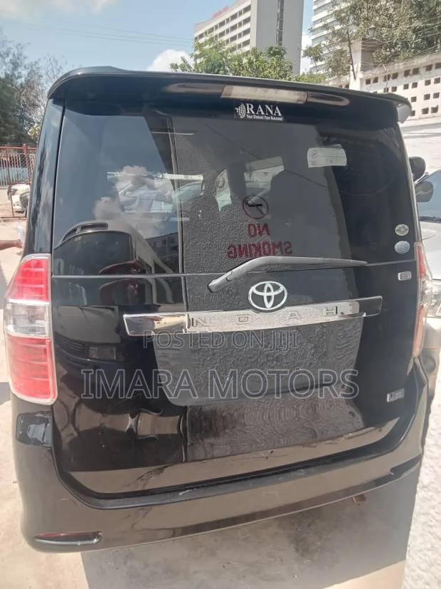Toyota Noah 2008 Black