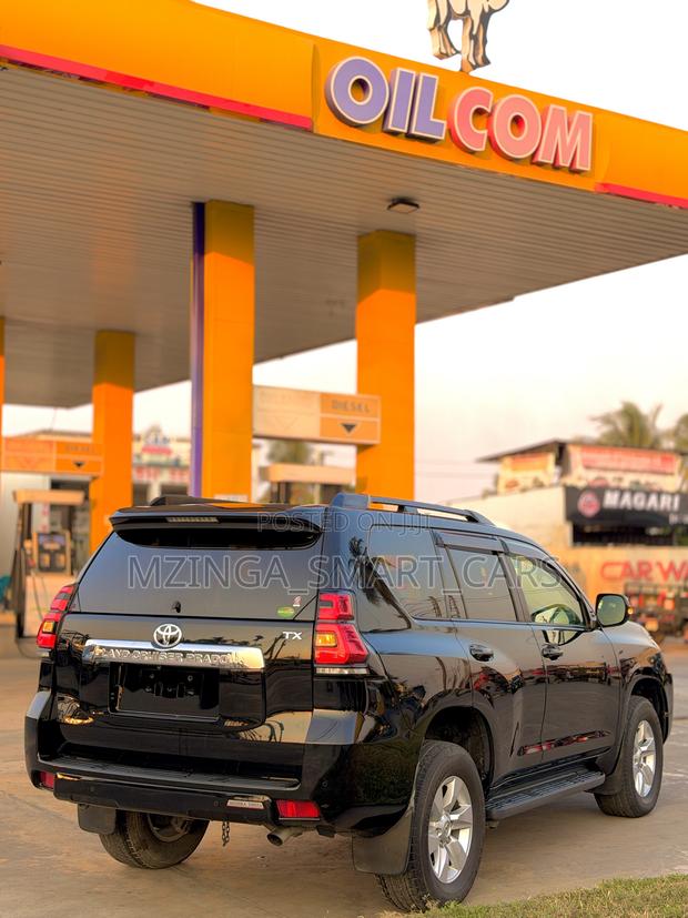 Toyota Land Cruiser Prado 2021 Black