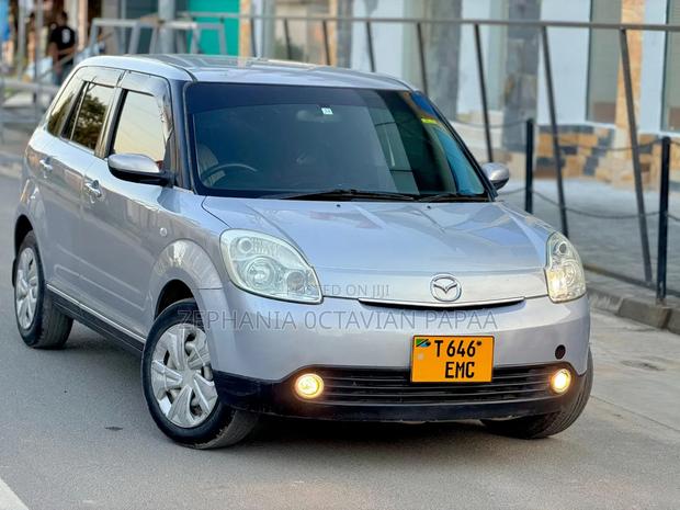 Mazda Verisa 2010 Silver