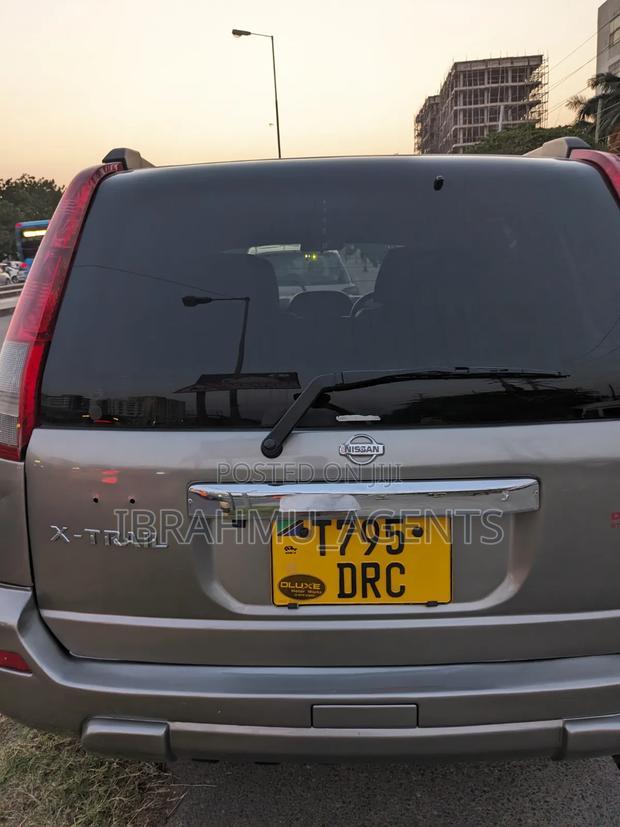 Nissan X-Trail 2002 Gray