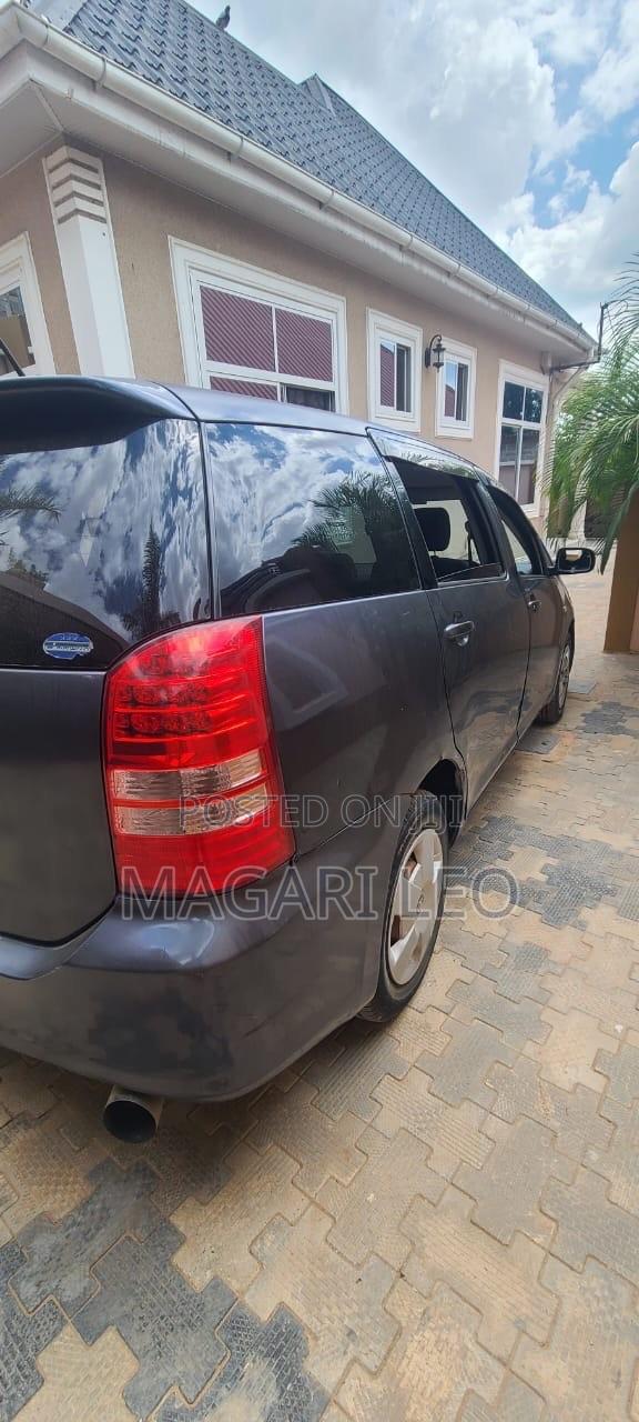Toyota Wish 2012 Gray