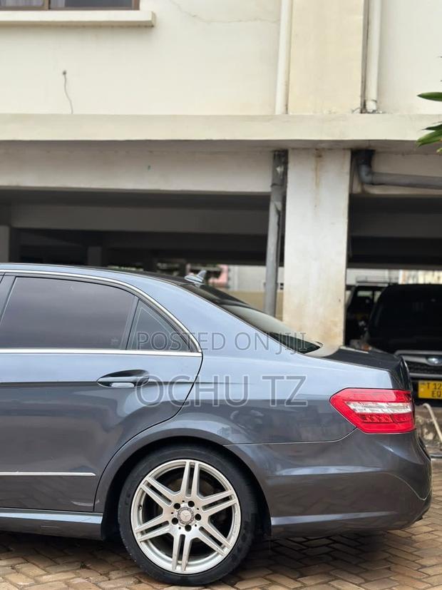 Mercedes-Benz E200 2013 Gray