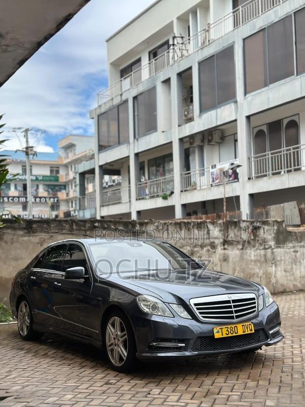 Mercedes-Benz E200 2013 Gray