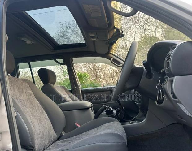 Toyota Land Cruiser 2005 Silver