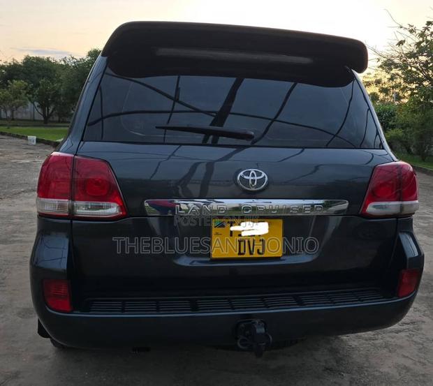 Toyota Land Cruiser 2008 Black