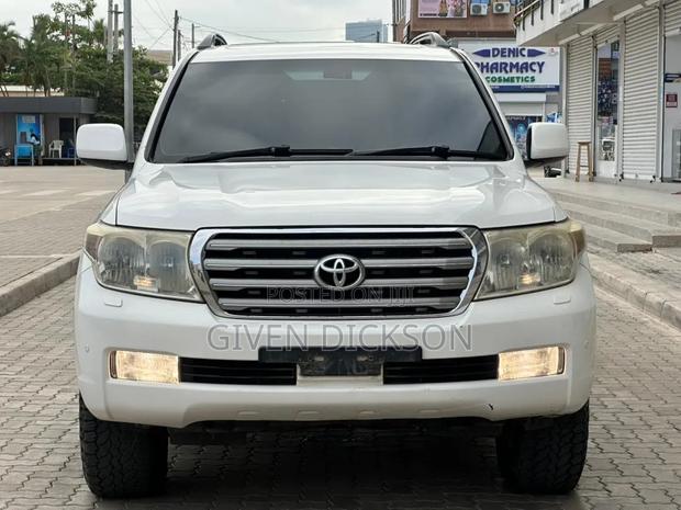 Toyota Land Cruiser 2008 White