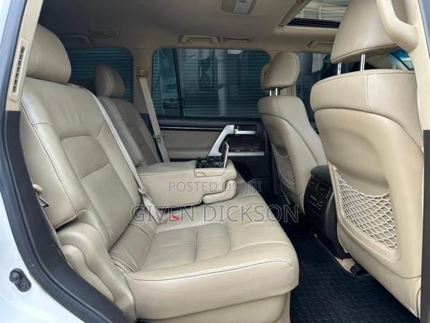 Toyota Land Cruiser 2008 White