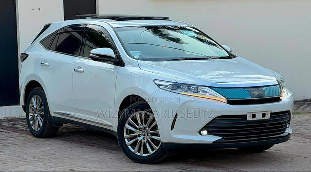 Toyota Harrier 2018 Off white
