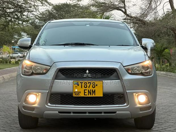 Mitsubishi RVR 2010 Silver