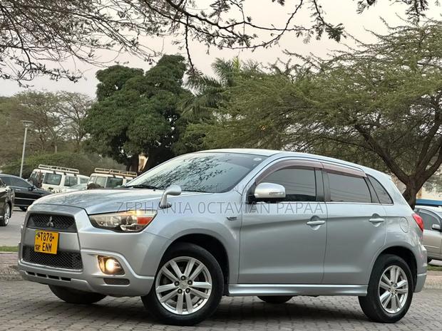 Mitsubishi RVR 2010 Silver
