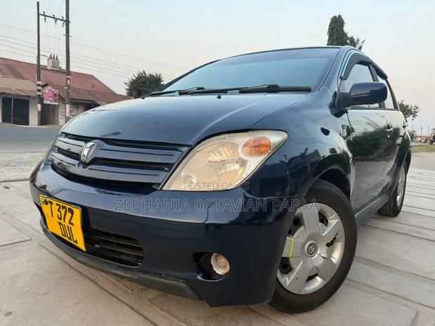 Toyota IST 2004 Blue