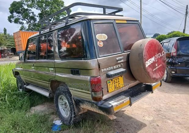 Toyota Land Cruiser Prado 1996 Gray