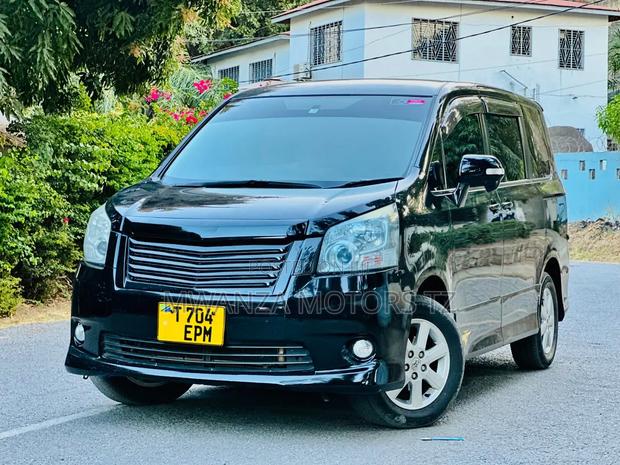 Toyota Noah 2009 Black