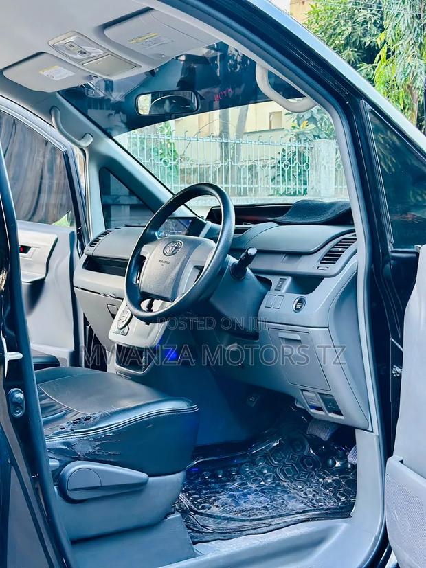 Toyota Noah 2009 Black