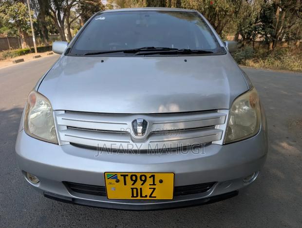 Toyota IST 2007 Silver