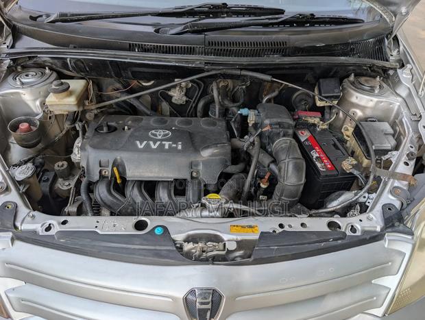 Toyota IST 2007 Silver
