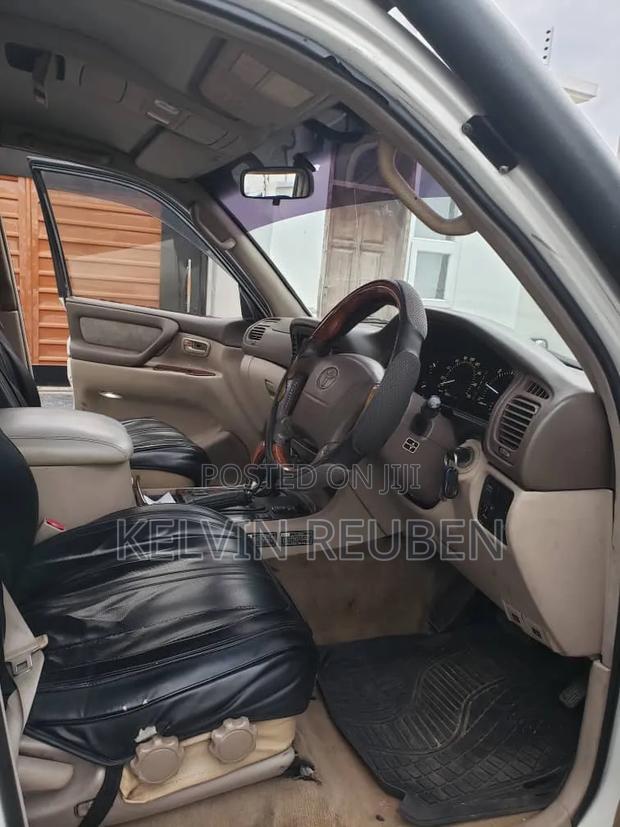Toyota Land Cruiser 2003 White
