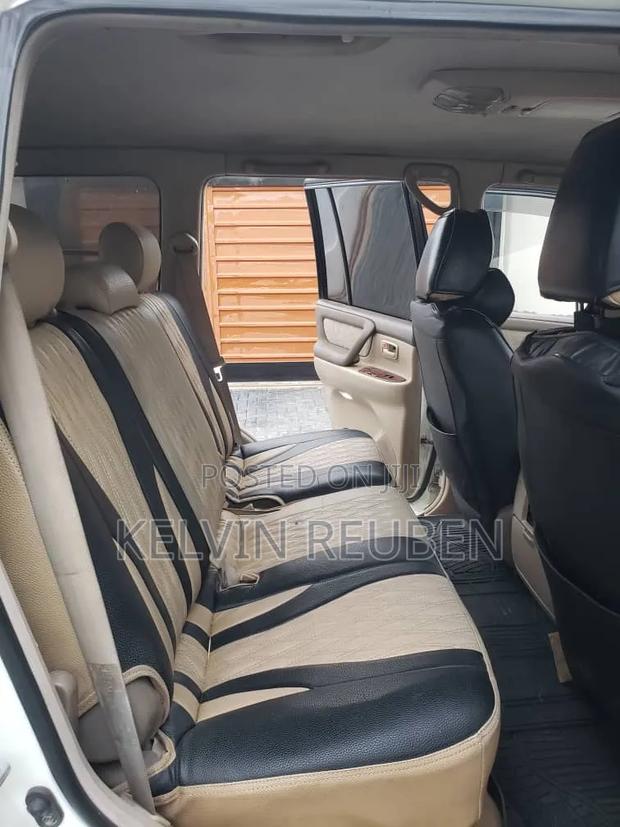 Toyota Land Cruiser 2003 White