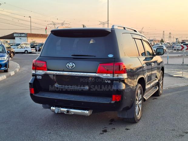 Toyota Land Cruiser 2017 Black