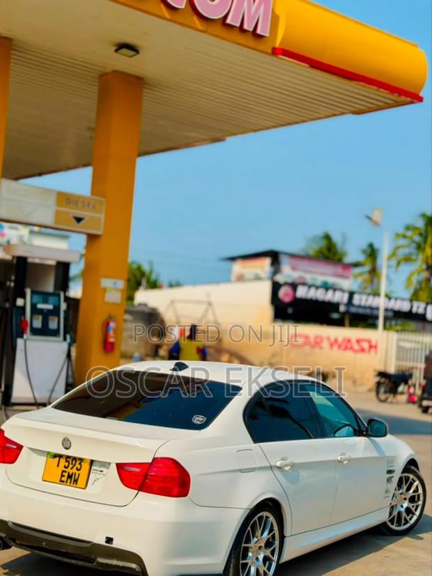 BMW 3 Series 2011 White