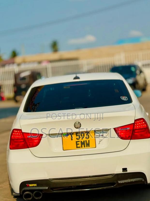 BMW 3 Series 2011 White