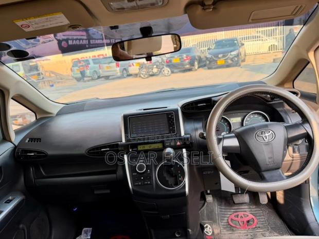 Toyota Wish 2008 Blue