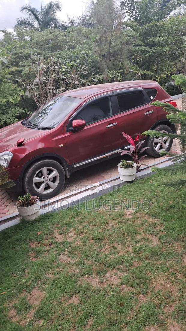 Nissan Dualis 2010 Maroon