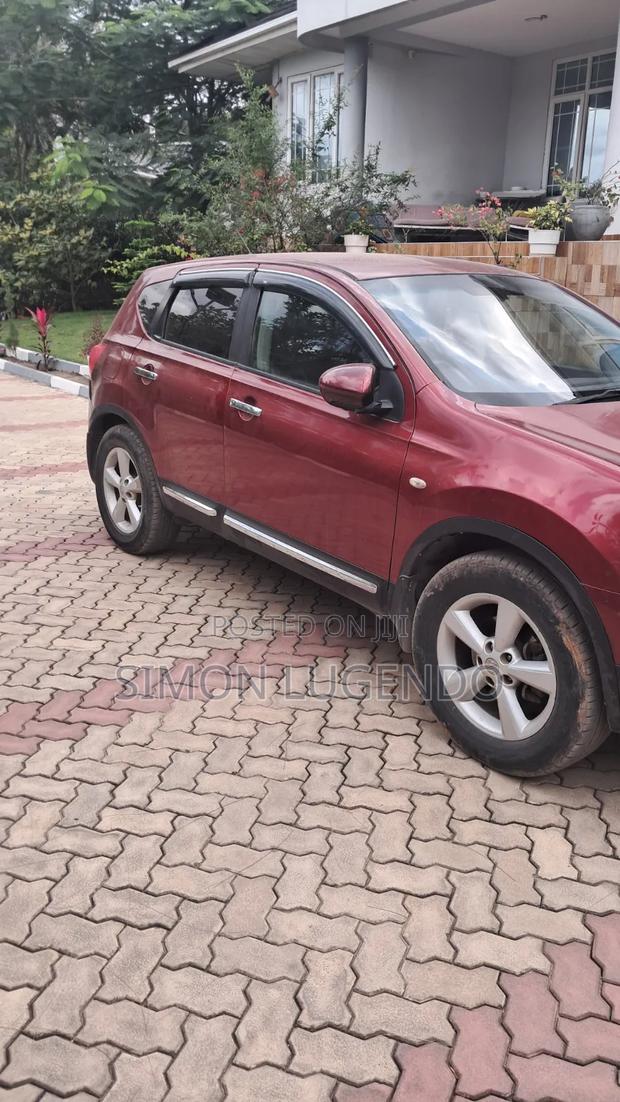 Nissan Dualis 2010 Maroon