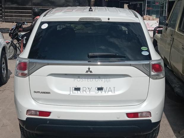 Mitsubishi Outlander 2014 White