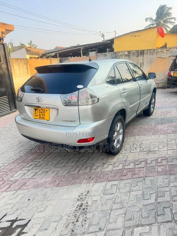 Toyota Harrier 2004 Silver