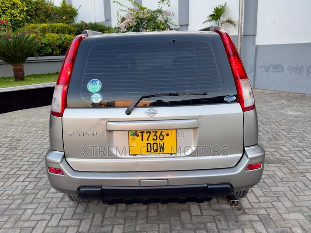 Nissan X-Trail 2004 Gray