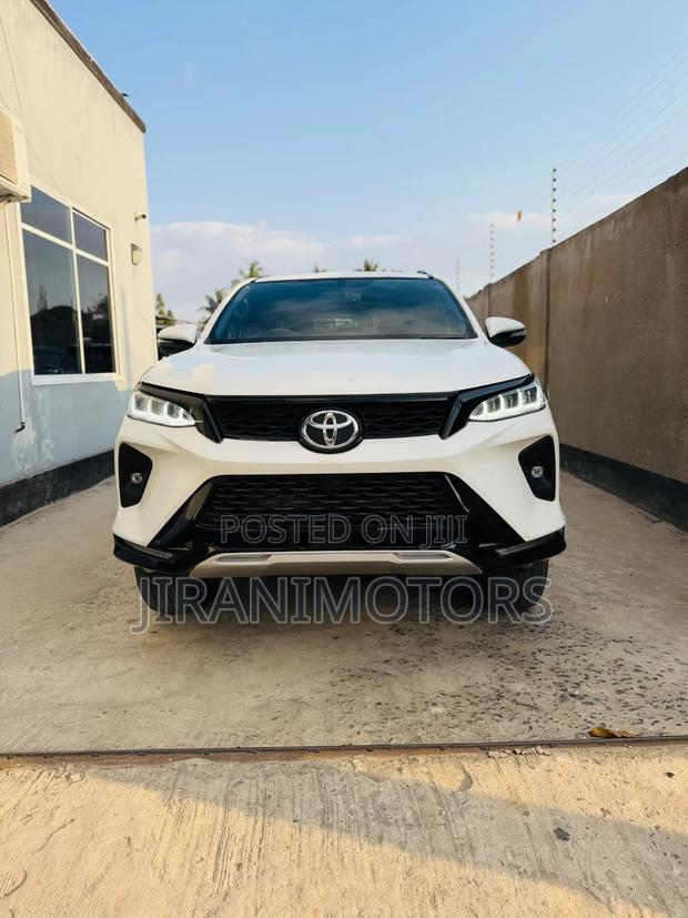 Toyota Fortuner 2.8 D AWD 2024 White
