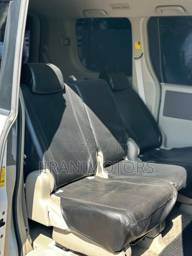 Toyota Noah 2010 White