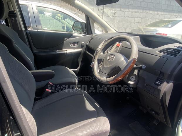 Toyota Ractis 2006 Black