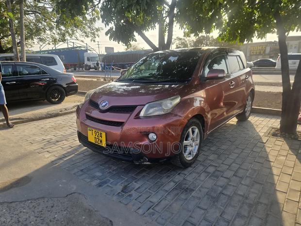 Toyota IST 2009 Maroon