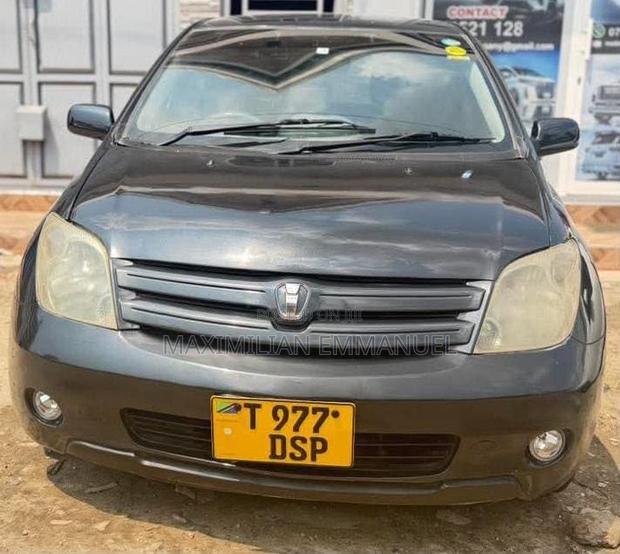 Toyota IST 2004 Black