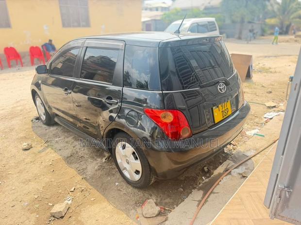 Toyota IST 2004 Black
