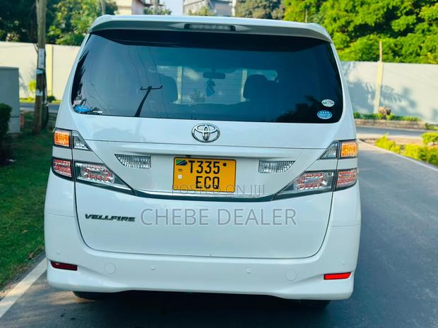 Toyota Alphard 2010 White