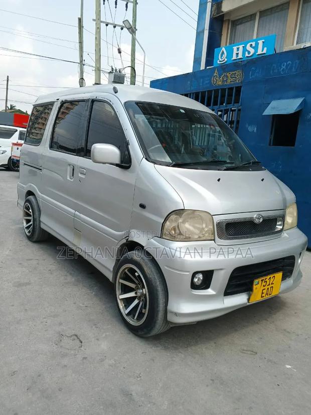 Toyota Pixis Space 2011 Silver