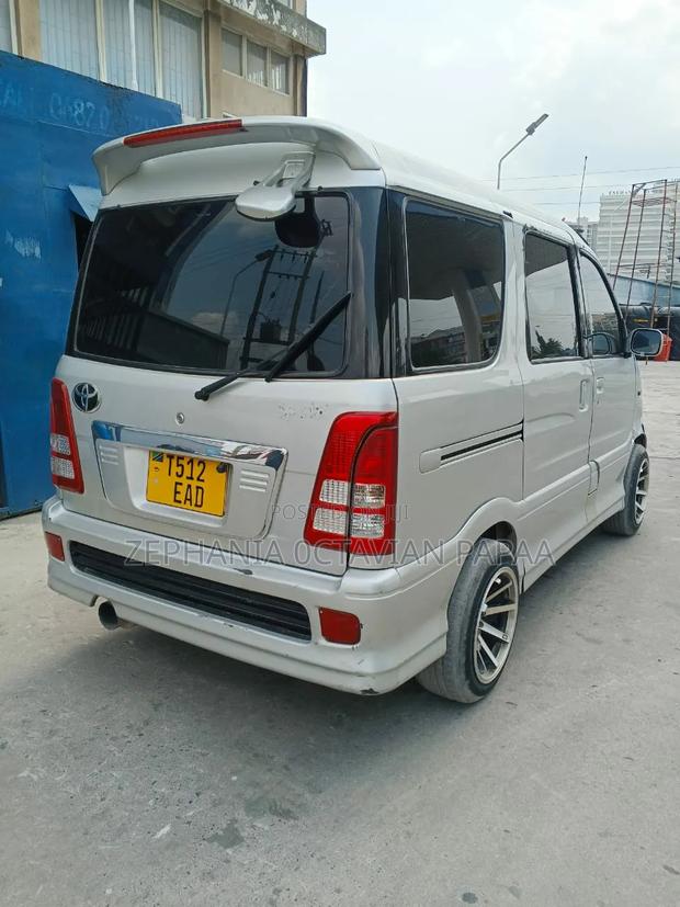 Toyota Pixis Space 2011 Silver